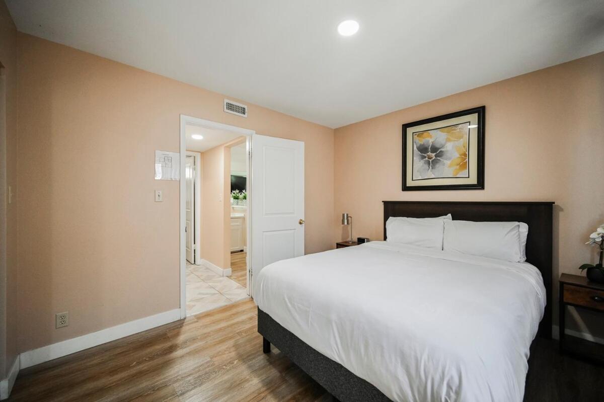 Spacious Henderson Hidden Gem! * Las Vegas