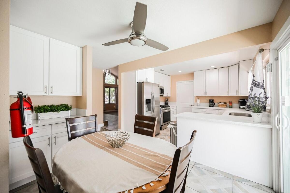 Spacious Henderson Hidden Gem! Apartment
