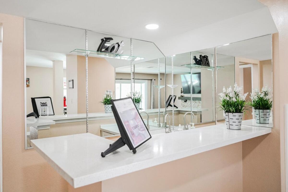 Spacious Henderson Hidden Gem! Apartment *