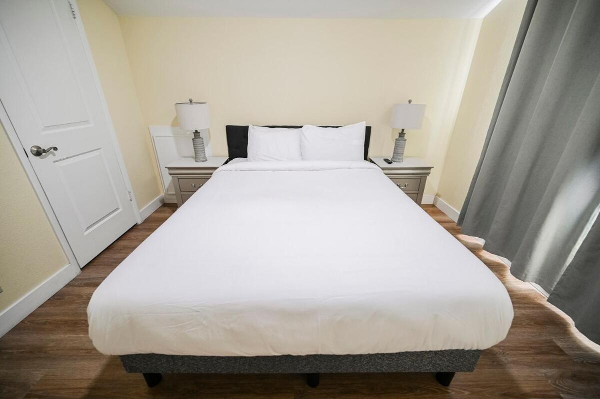 Spacious Henderson Hidden Gem! * Las Vegas