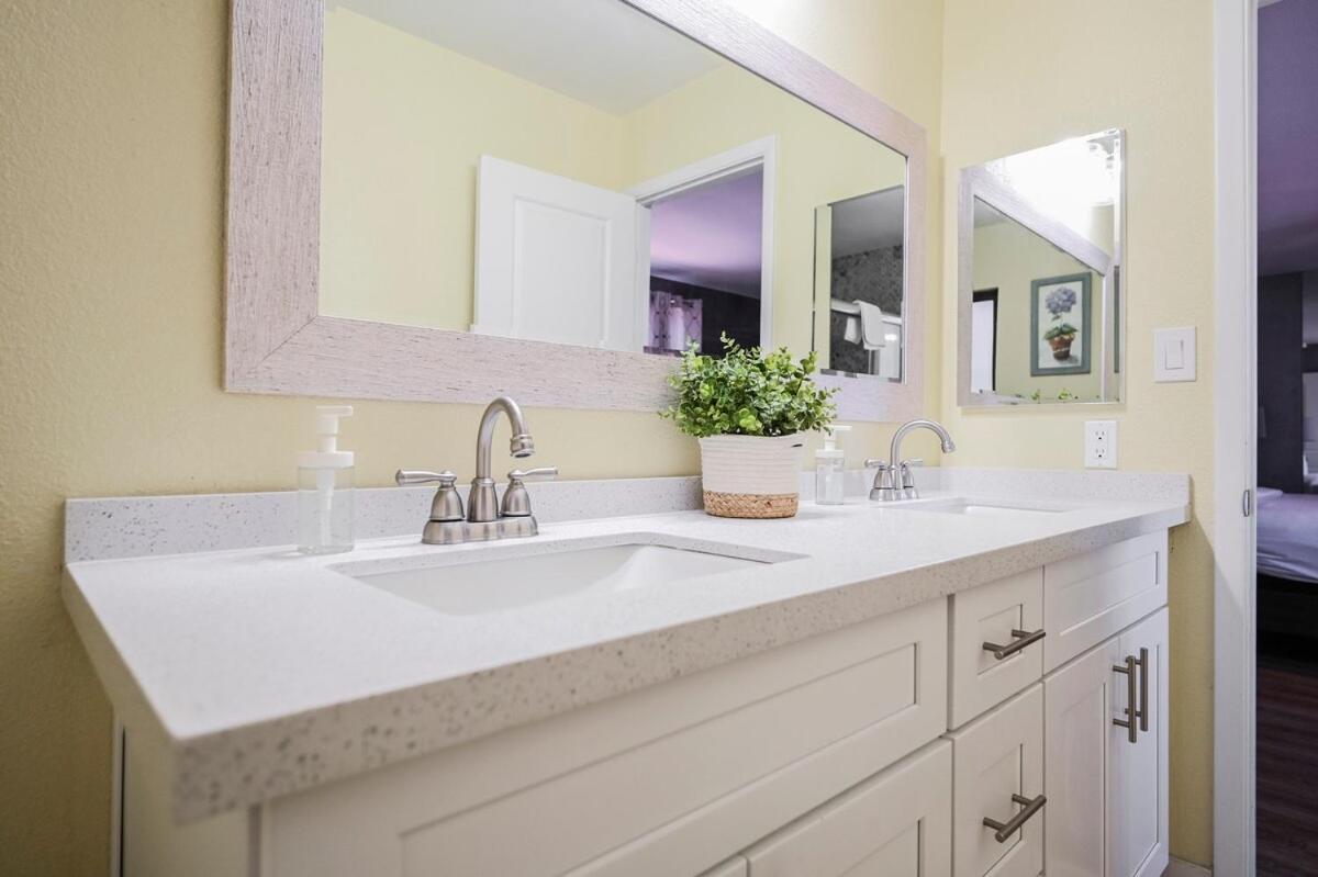 Spacious Henderson Hidden Gem! * Las Vegas