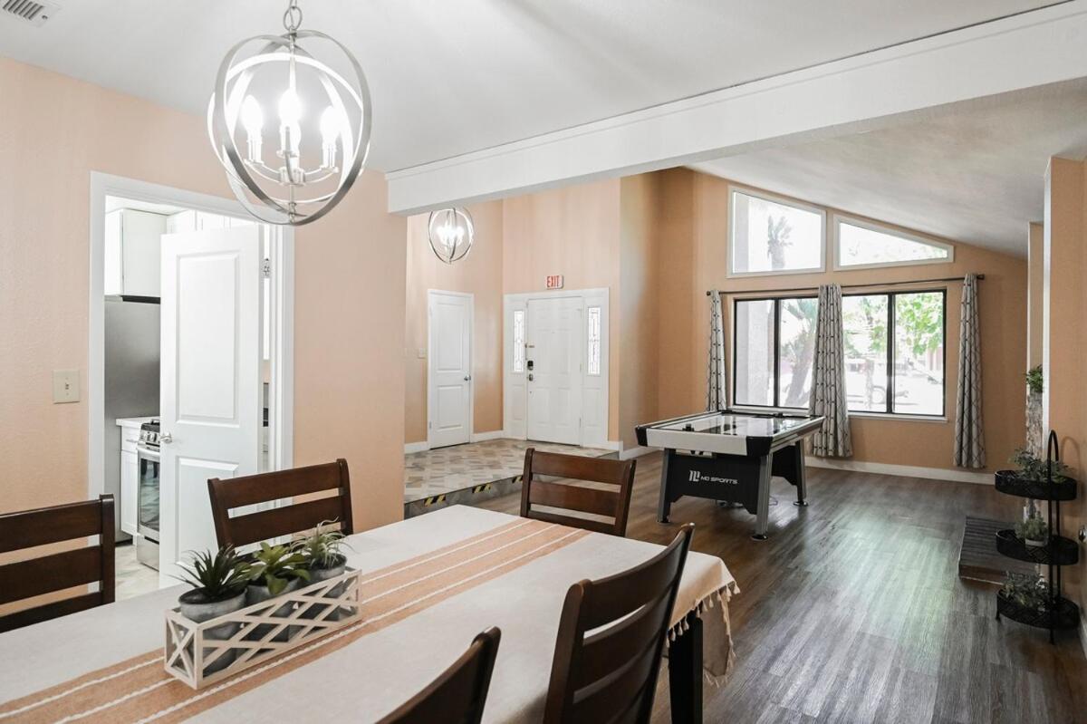 Spacious Henderson Hidden Gem! Las Vegas