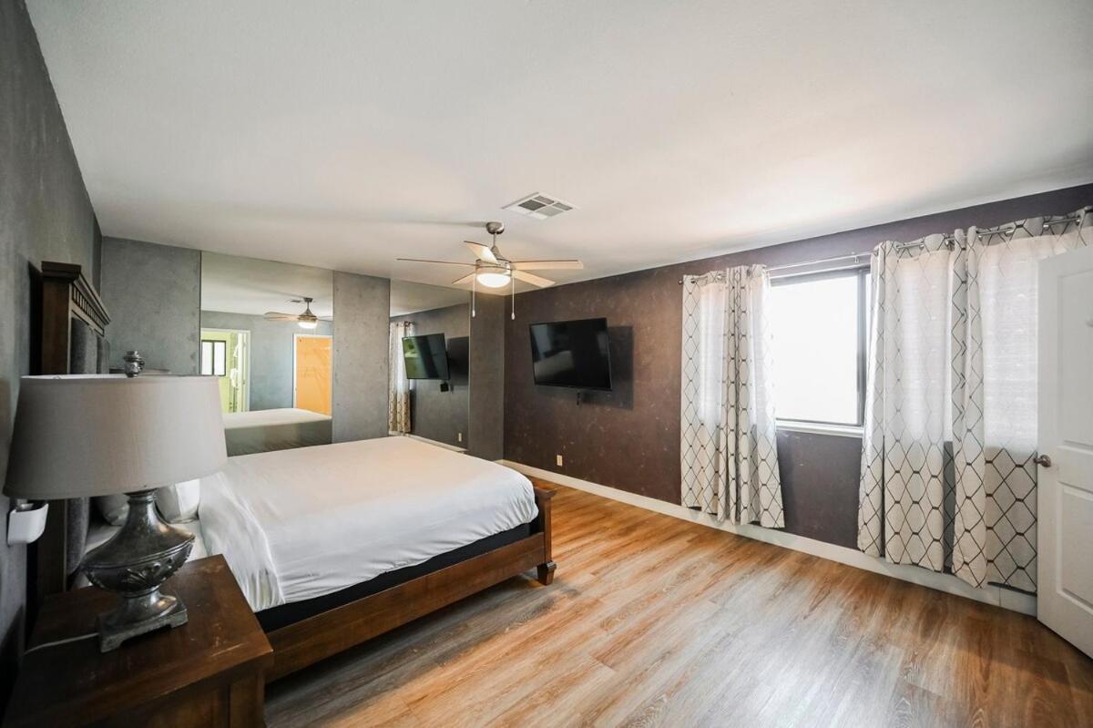 Spacious Henderson Hidden Gem! * Las Vegas