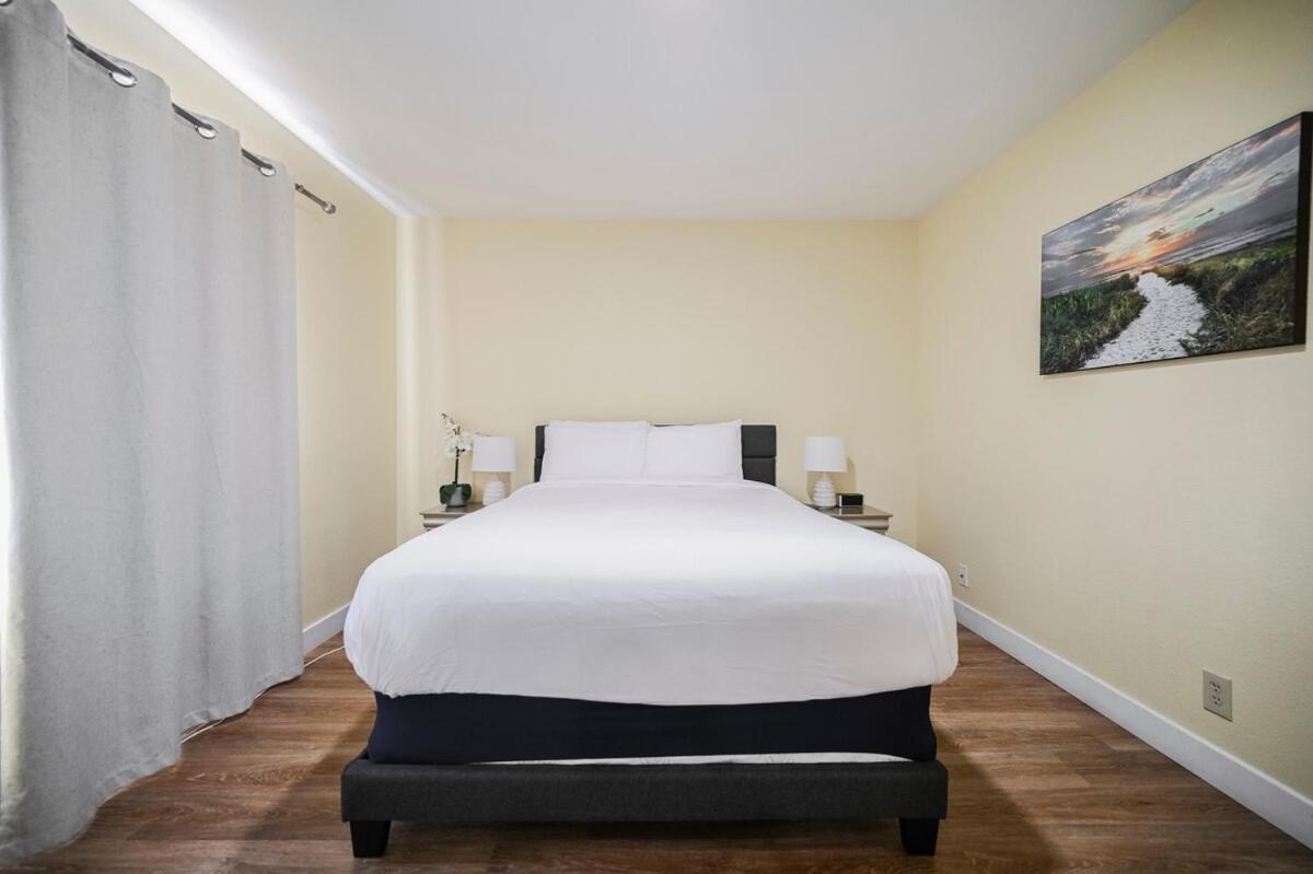 Spacious Henderson Hidden Gem! * Las Vegas