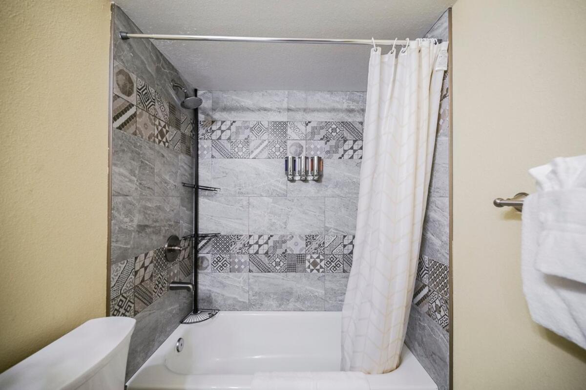 Spacious Henderson Hidden Gem!